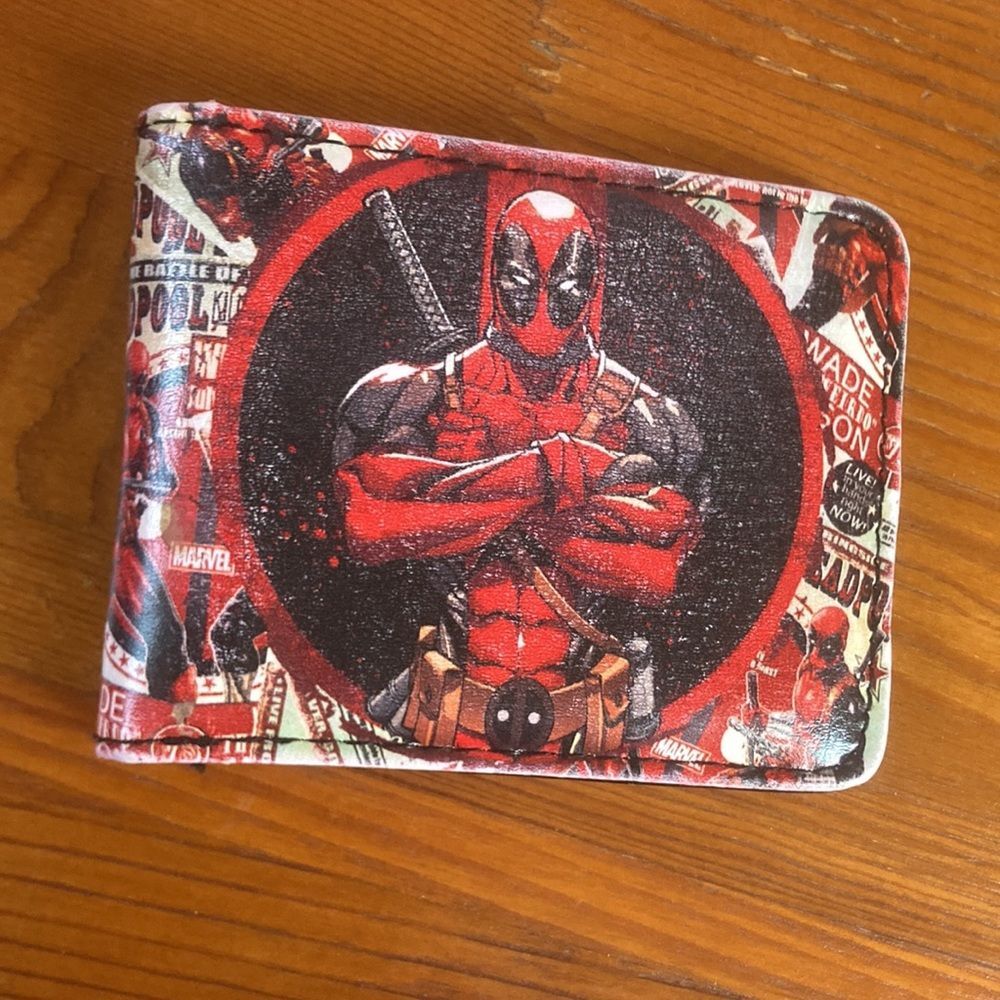 Deadpool 'Wade -vs- Wade' Men's Wallet by Buckle Down
